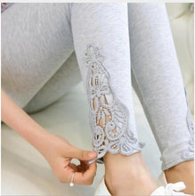 Load image into Gallery viewer, Cotton Short Lace Leggings