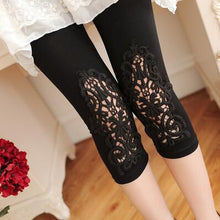 Load image into Gallery viewer, Cotton Short Lace Leggings
