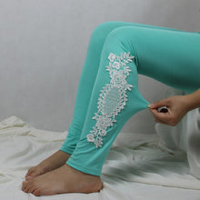 Load image into Gallery viewer, Cotton Short Lace Leggings
